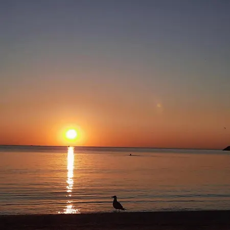 Sunset - Aproape De Plaja, Nou, Modern Constanţa