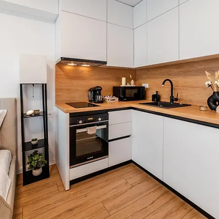 Sunset - Aproape De Plaja, Nou, Modern Konstanca