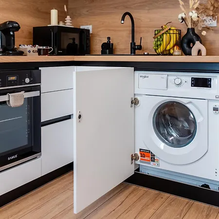 Sunset - Aproape De Plaja, Nou, Modern Apartment