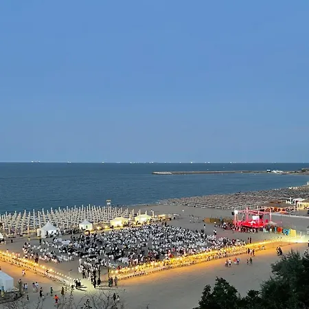 Sunset - Aproape De Plaja, Nou, Modern