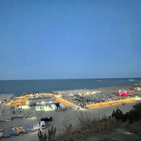 Sunset - Aproape De Plaja, Nou, Modern