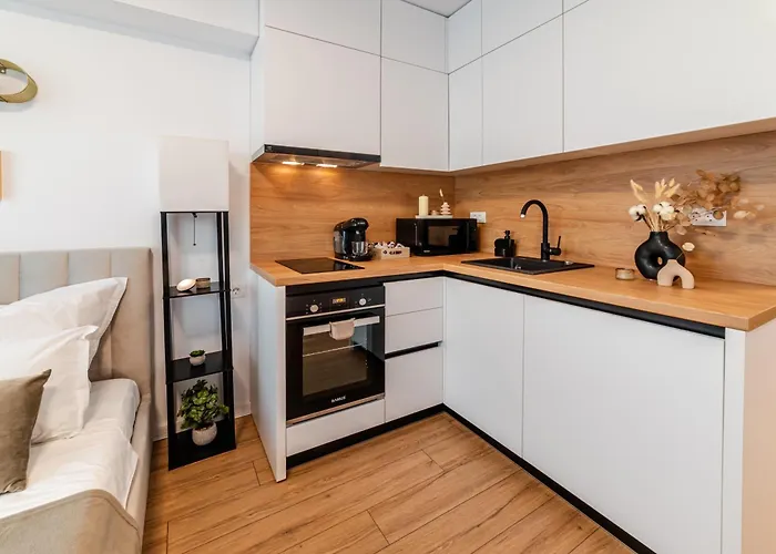 Sunset - Aproape De Plaja, Nou, Modern Κονστάντζα