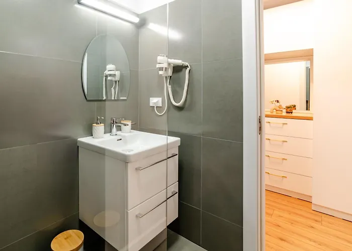 Sunset - Aproape De Plaja, Nou, Modern