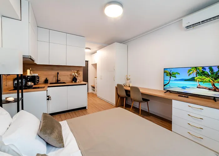 Sunset - Aproape De Plaja, Nou, Modern アパート コンスタンツァ