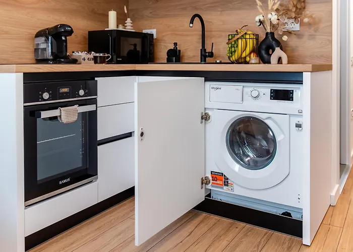 Sunset - Aproape De Plaja, Nou, Modern アパート