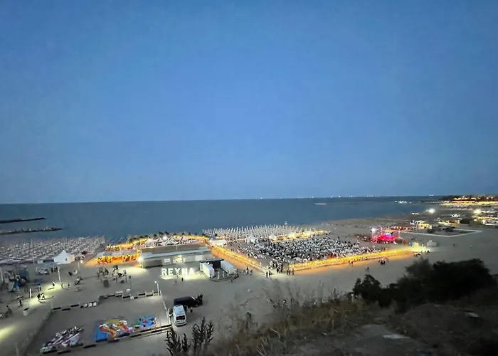 Sunset - Aproape De Plaja, Nou, Modern